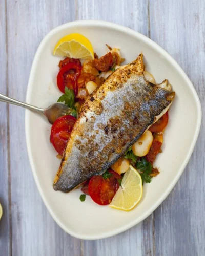 Olta Levrek Tava (600 gr.) salata ekmek ile
