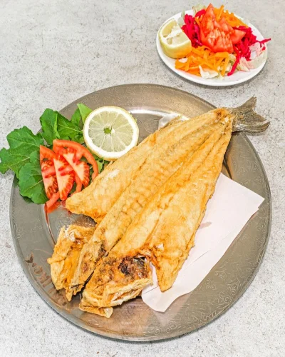 Levrek Tava (450 gr.)salata ekmek ile